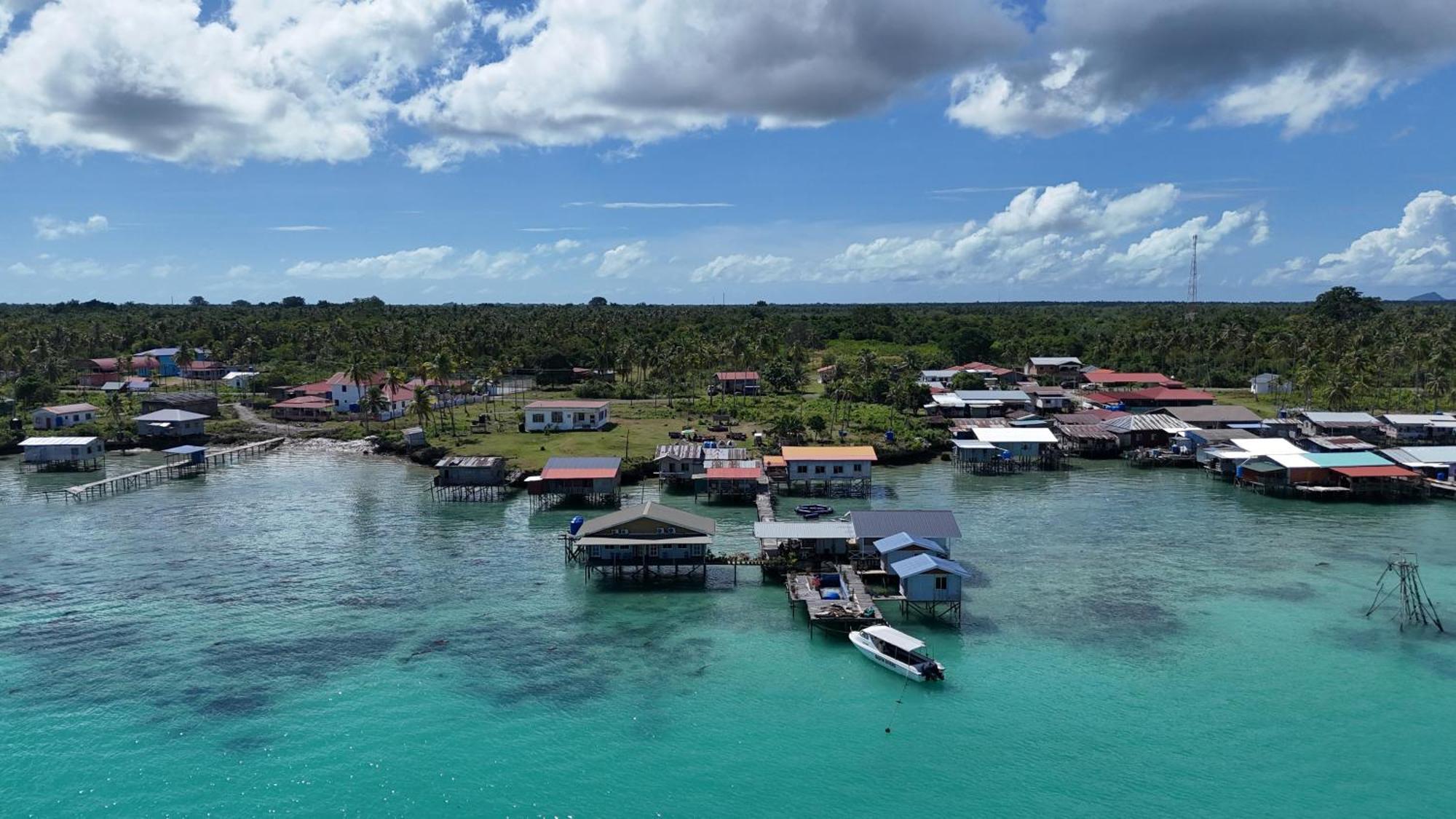 Bigfin Water Bungalow Hotell Semporna Eksteriør bilde